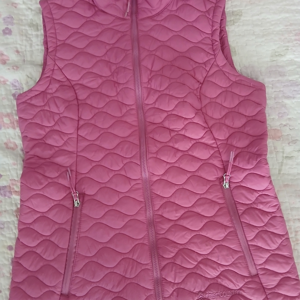 Pink Quilted Women's Vest - Picture 6 of 7